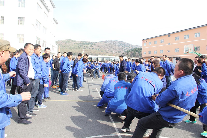 《青山不墨》演绎着工人才是共和国的脊梁